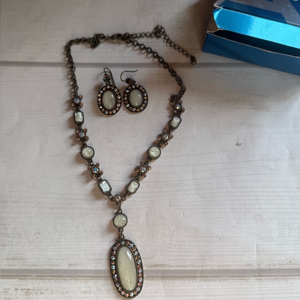 Opalescent Oval Necklace & Earrings AB Rhinestones and Burnished Brass AVON NR